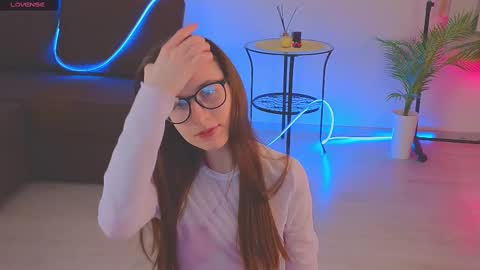 Snapshot of helenmann_ chatting on 03.05.25 online show from 03.05.25