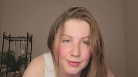Snapshot of helens_lov chatting on 06.25.26 Helen online show from 06.25.26