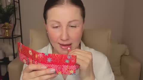 Snapshot of helens_lov chatting on 07.19.26 Helen online show from 07.19.26