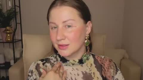 Snapshot of helens_lov chatting on 08.04.26 Helen online show from 08.04.26