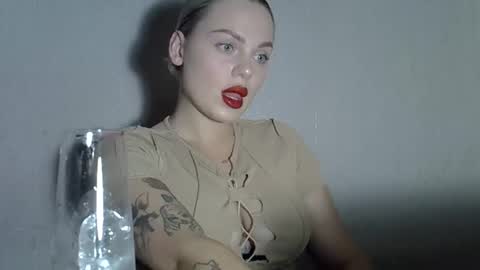 Snapshot of helga_now chatting on 10.04.25 helga_now online show from 10.04.25