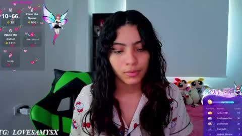 Snapshot of helia_n_amy chatting on 05.29.26 Helia Transfem and Amy online show from 05.29.26