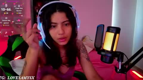Snapshot of helia_n_amy chatting on 06.09.26 Helia Transfem and Amy online show from 06.09.26