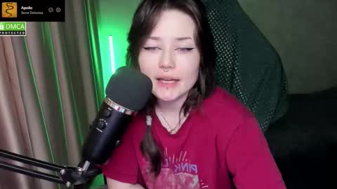 Snapshot of hell_hotline chatting on 02.13.26 Red online show from 02.13.26