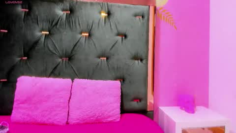 Snapshot of hellen__4master chatting on 09.11.25 Hellen online show from 09.11.25