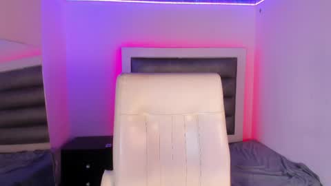 hellen__smith_ online show from 05.07.26