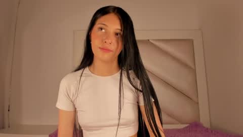 hellen__smith_ online show from 06.06.26