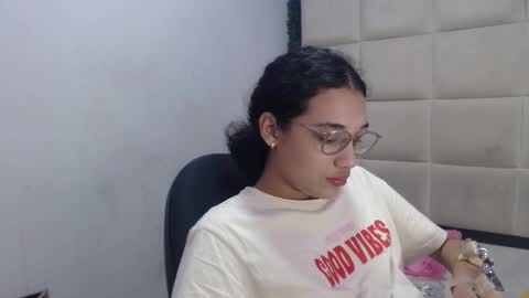 Snapshot of hellen_queensex chatting on 02.04.25 hellen_queensex online show from 02.04.25