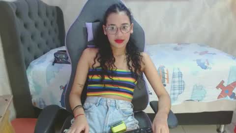 Snapshot of hellen_queensex chatting on 03.12.25 hellen_queensex online show from 03.12.25