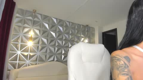 Snapshot of hellen_tease chatting on 12.22.25 Hellen online show from 12.22.25