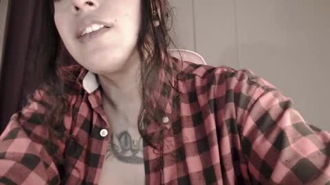 Snapshot of hello_demonkitty chatting on 12.12.24 SIMONA online show from 12.12.24