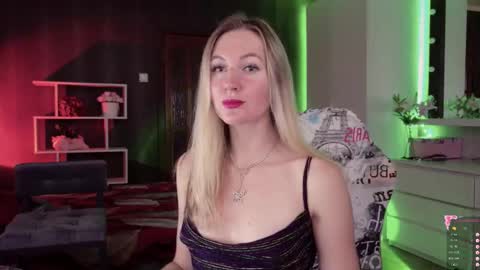 Alisia  Monday to Friday from 10 am to 4 pm GMT 2 online show from 10.16.25