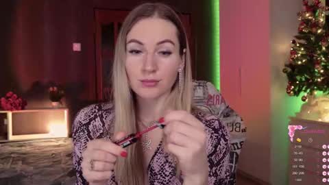 Snapshot of hello_lisha chatting on 12.18.25 Alisia Monday to Friday from 10 am to 4 pm GMT 2 online show from 12.18.25