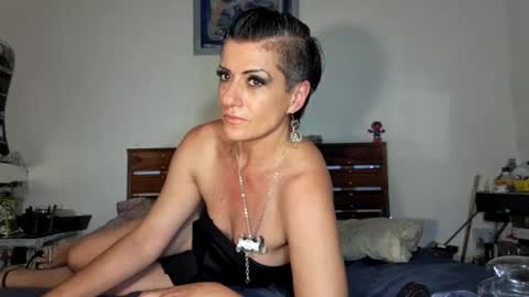 Cleo online show from 01.05.25