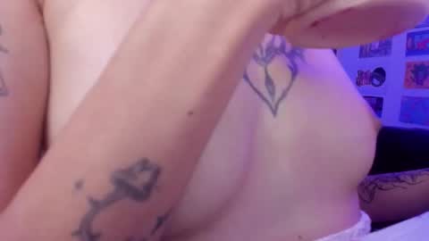 Raven and Momo online show from 10.14.25