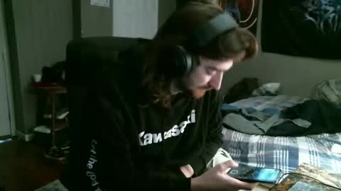 Snapshot of hellothereimcoolyo chatting on 04.09.26 longhairbeardedguy online show from 04.09.26