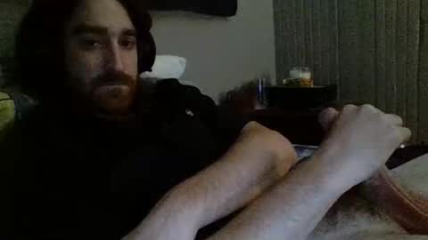 Snapshot of hellothereimcoolyo chatting on 05.18.26 longhairbeardedguy online show from 05.18.26