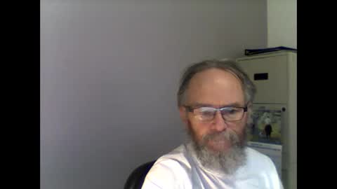 Snapshot of helopilot01 chatting on 03.04.25 helopilot01 online show from 03.04.25