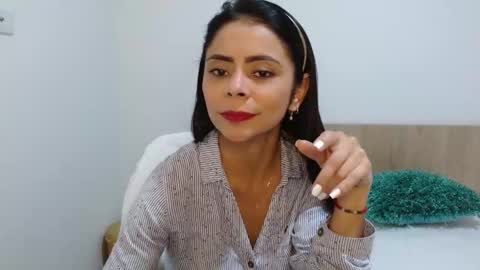 Snapshot of hema_gold chatting on 03.11.25 HEMA online show from 03.11.25