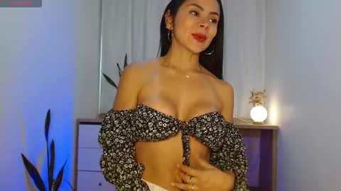 Snapshot of hema_gold chatting on 09.17.25 HEMA online show from 09.17.25