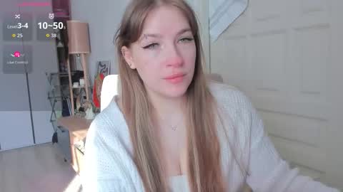 Snapshot of hennessy_a chatting on 03.16.26 hennessy_a online show from 03.16.26