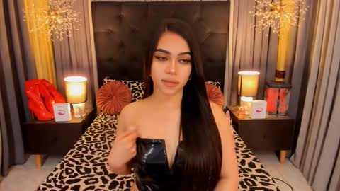 Snapshot of hennessygoddess69 chatting on 01.10.25 HENNESSY online show from 01.10.25