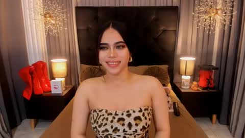 Snapshot of hennessygoddess69 chatting on 01.25.25 HENNESSY online show from 01.25.25