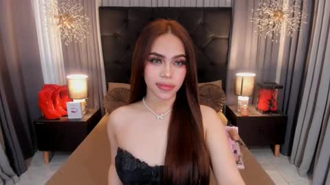 Snapshot of hennessygoddess69 chatting on 02.01.25 HENNESSY online show from 02.01.25