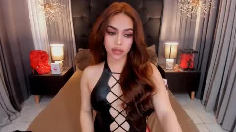 Snapshot of hennessygoddess69 chatting on 02.04.25 HENNESSY online show from 02.04.25