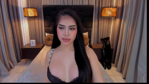 Snapshot of hennessygoddess69 chatting on 09.14.25 HENNESSY online show from 09.14.25