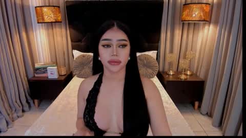 Snapshot of hennessygoddess69 chatting on 10.23.25 HENNESSY online show from 10.23.25