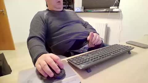 henrikrp1971 online show from 12.15.24