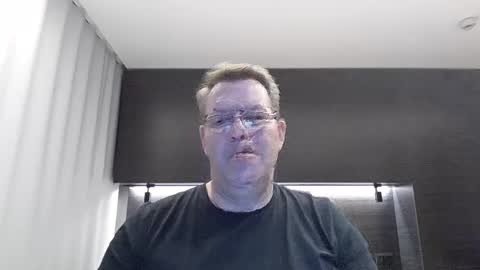 henrikrp1971 online show from 01.02.25