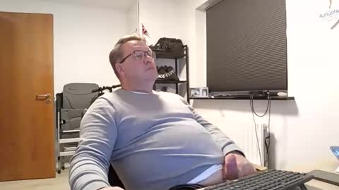 henrikrp1971 online show from 11.23.25