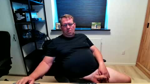 Snapshot of henrikrp1971 chatting on 06.20.26 henrikrp1971 online show from 06.20.26