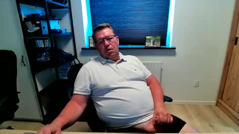 Snapshot of henrikrp1971 chatting on 06.23.26 henrikrp1971 online show from 06.23.26