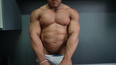 Snapshot of henrimusclee chatting on 02.09.26 Henri online show from 02.09.26