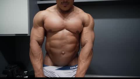 Snapshot of henrimusclee chatting on 03.07.26 Henri online show from 03.07.26