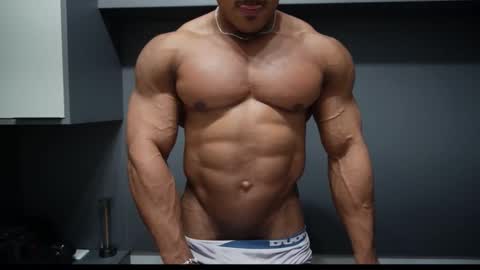 Snapshot of henrimusclee chatting on 03.09.26 Henri online show from 03.09.26