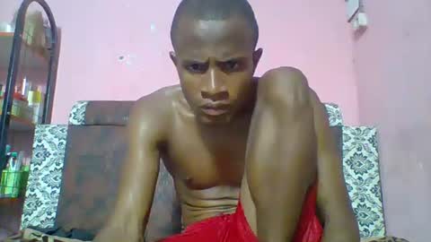 Adrian Honey online show from 01.04.25