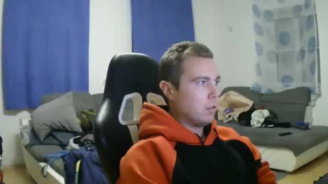 Snapshot of herbstenden chatting on 12.23.24 John Pearl online show from 12.23.24