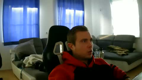 Snapshot of herbstenden chatting on 01.01.25 John Pearl online show from 01.01.25