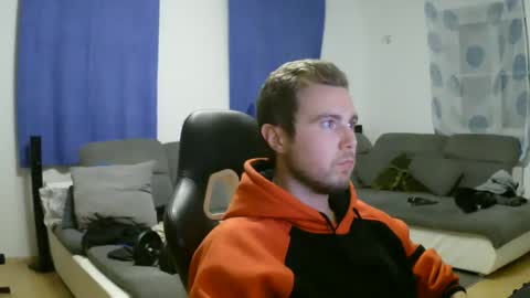 Snapshot of herbstenden chatting on 01.25.25 John Pearl online show from 01.25.25