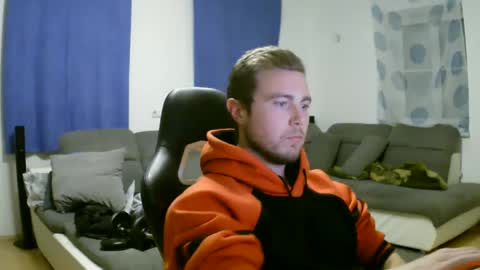 Snapshot of herbstenden chatting on 01.27.25 John Pearl online show from 01.27.25