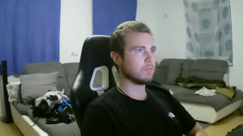 Snapshot of herbstenden chatting on 01.29.25 John Pearl online show from 01.29.25