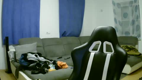 Snapshot of herbstenden chatting on 02.04.25 John Pearl online show from 02.04.25