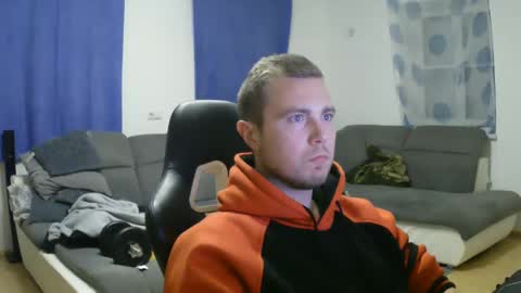 Snapshot of herbstenden chatting on 02.18.25 John Pearl online show from 02.18.25