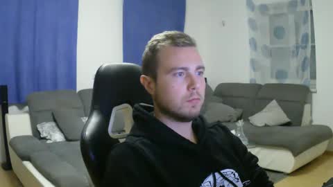 Snapshot of herbstenden chatting on 02.27.25 John Pearl online show from 02.27.25