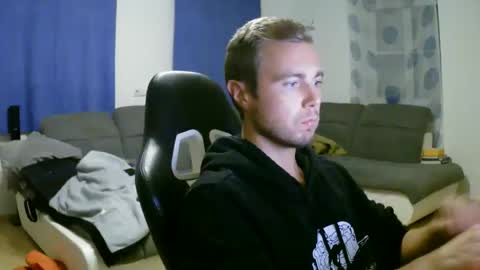 Snapshot of herbstenden chatting on 09.14.25 John Pearl online show from 09.14.25