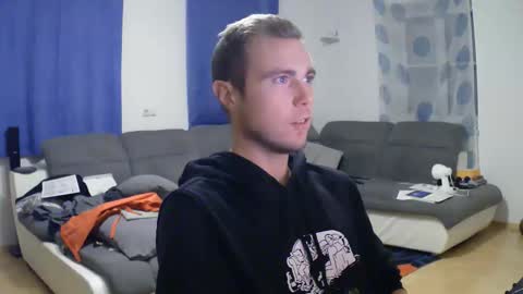 Snapshot of herbstenden chatting on 10.29.25 John Pearl online show from 10.29.25